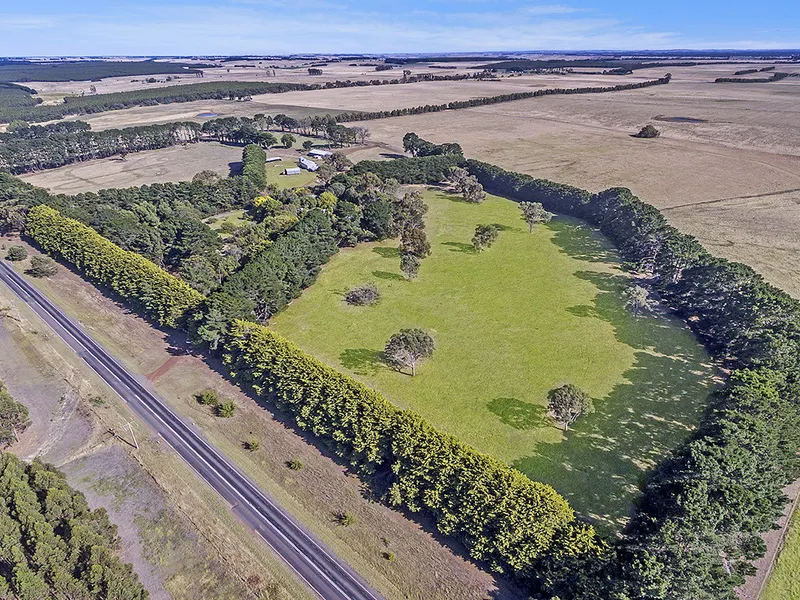 “ Greenock “ - 17 Acre Hobby Farm with Solid Brick Home