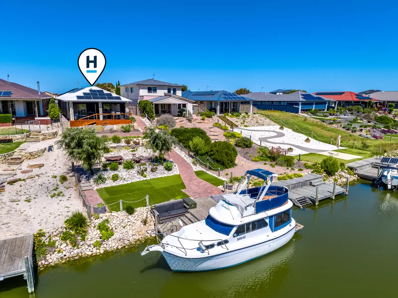 Find Your Idyllic Stance in a Waterfront Design