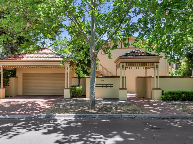 2 bedroom ground floor unit securely positioned behind a gated entry and only minutes to the city, public transport and local amenities.