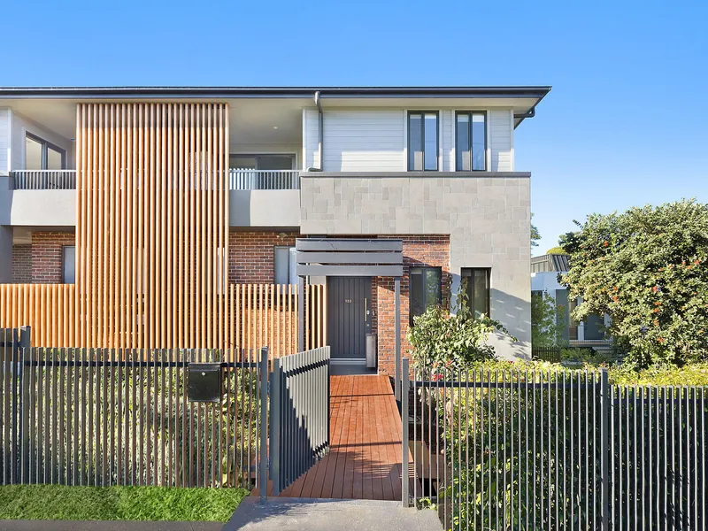 PALATIAL HOME THAT REDEFINES LUXURY DUPLEX LIVING