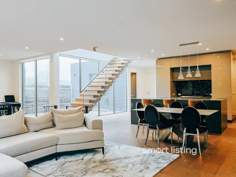 Luxurious Furnished 4-Bed Sanctuary in Prestigious Main Drive Kew Estate