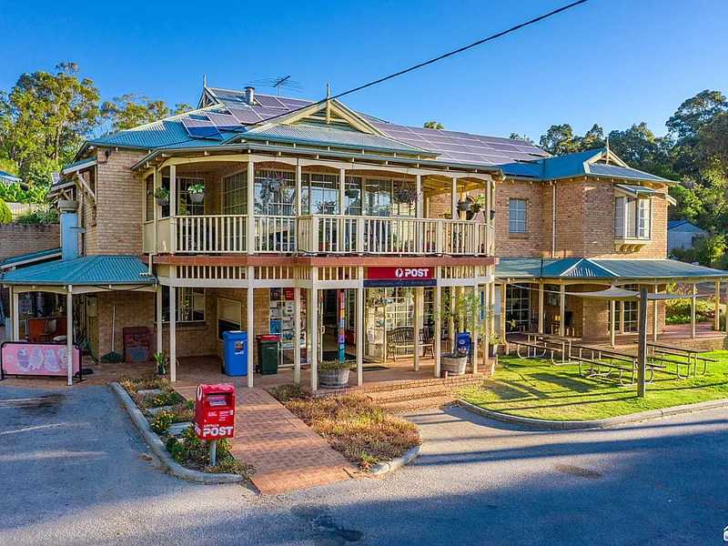 POST OFFICE/GENERAL STORE - LARGE 5BRM 2 BATH HOME