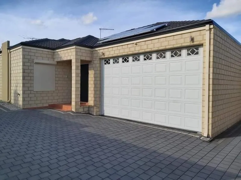 Lovely 3 x 2 villa  with solar electricity panels