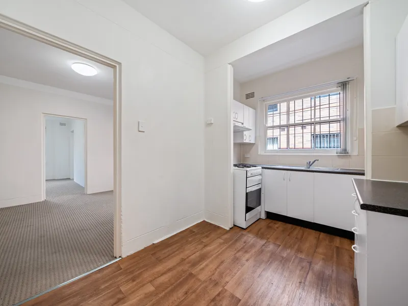 Newly Renovated One Bedroom Plus Sunroom Apartments Available For Lease