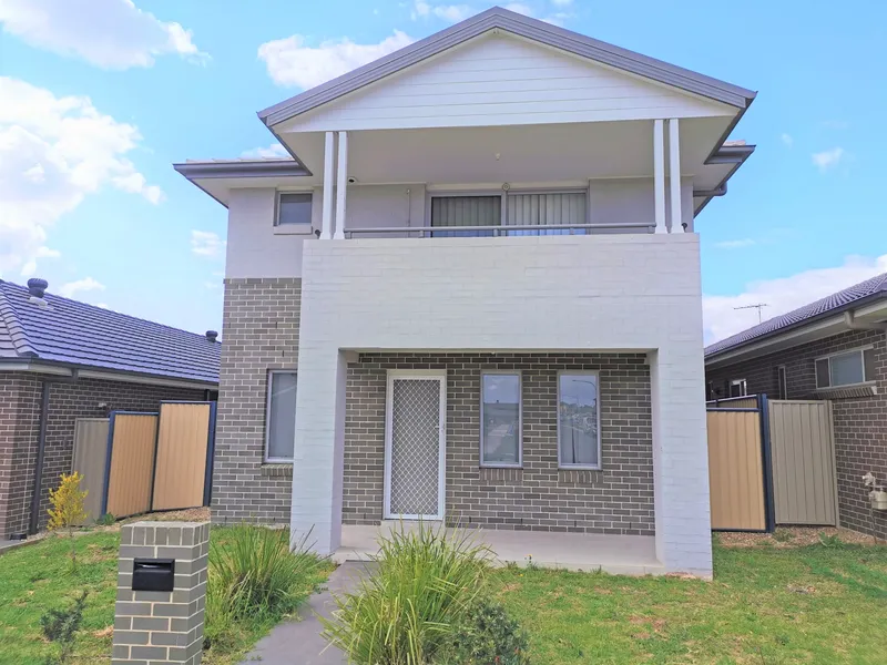 LIVE IN COMFORT AND STYLE 4 bedrooms + Study Room with 3 bathrooms house