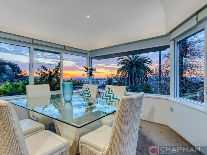 LARGE EXECUTIVE HILLSIDE HOME