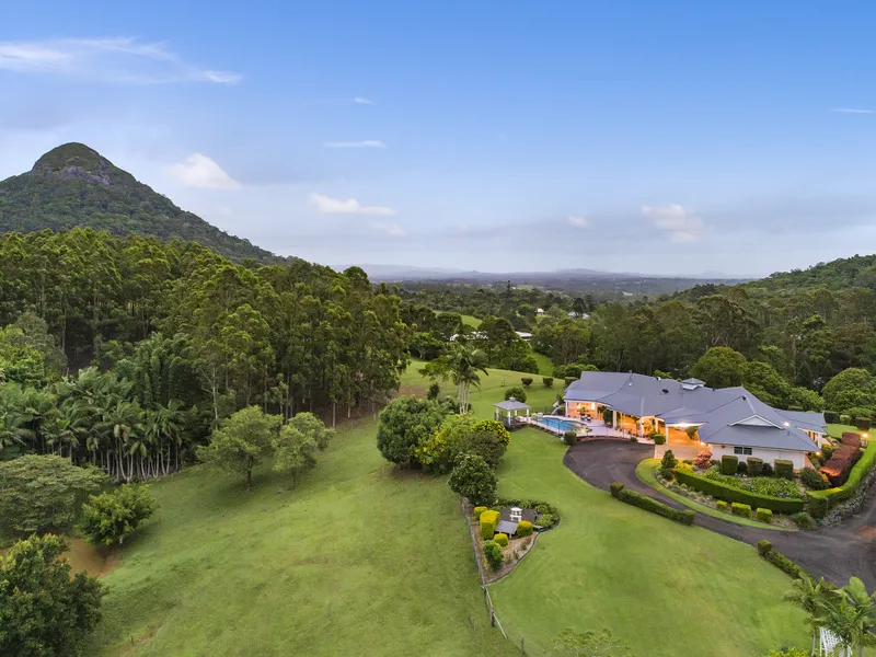 EXCLUSIVE HINTERLAND HOME WITH PANORAMIC VIEWS, RELAXED NOOSA LIFESTYLE!