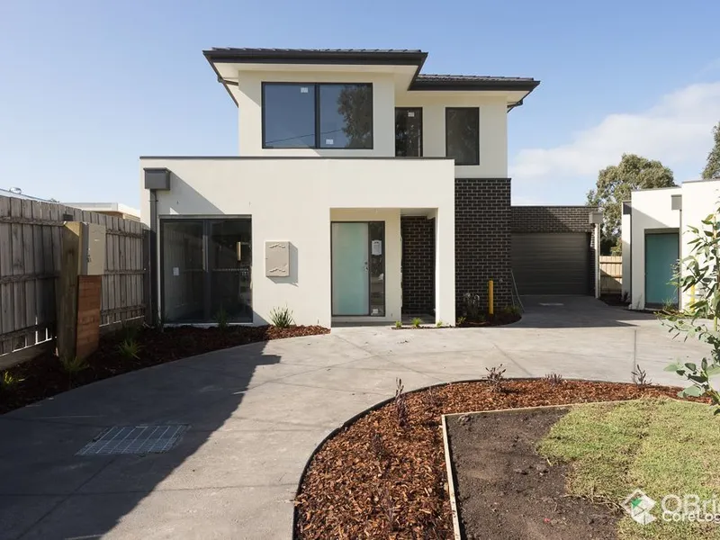Stand-alone townhouse!