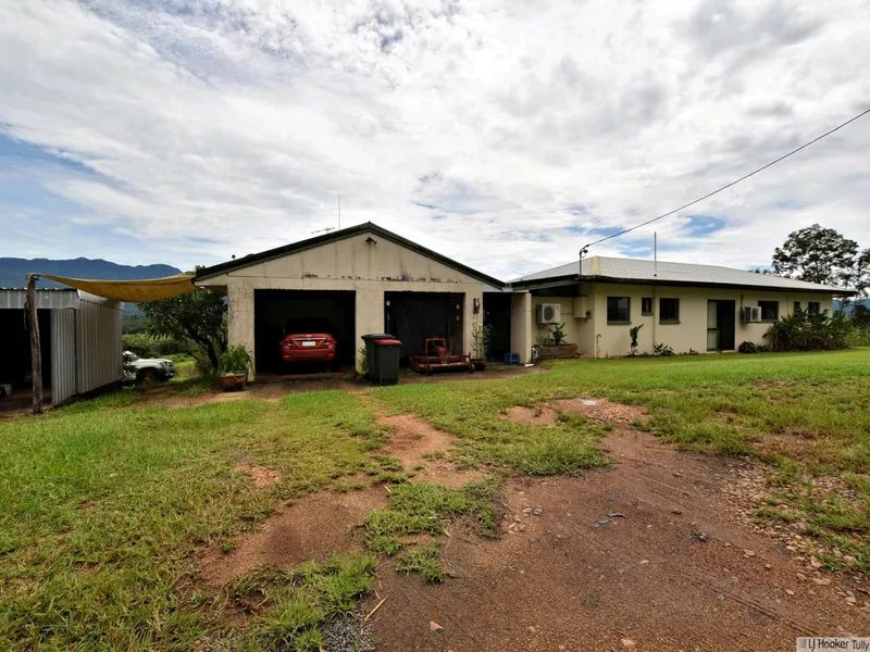 LOW SET HOME WITH SPECTACULAR RURAL VIEWS
