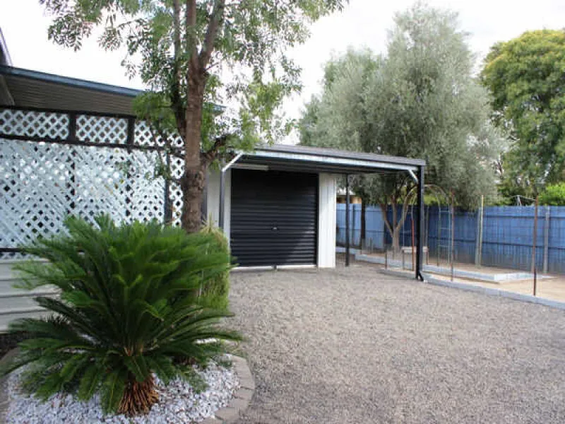 4 BEDROOM MODERN PRIVATELY BUILT HOME