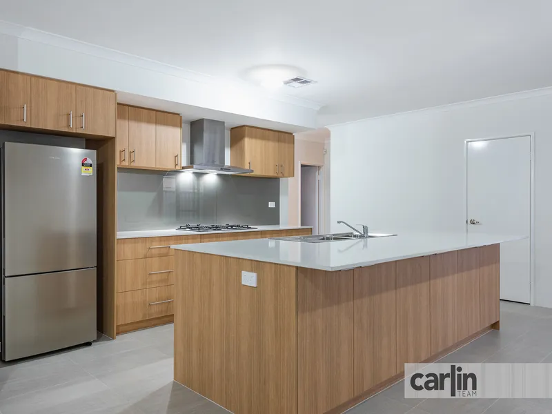 Gorgeous Family Home, You Do Not Want To Miss This Golden Opportunity !!!