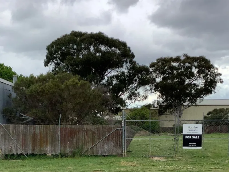 Great Location Close to Main Street