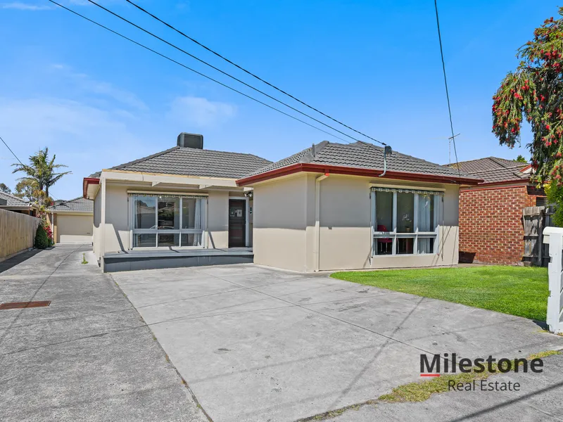 Lifestyle & Prime Location In Dandenong !!