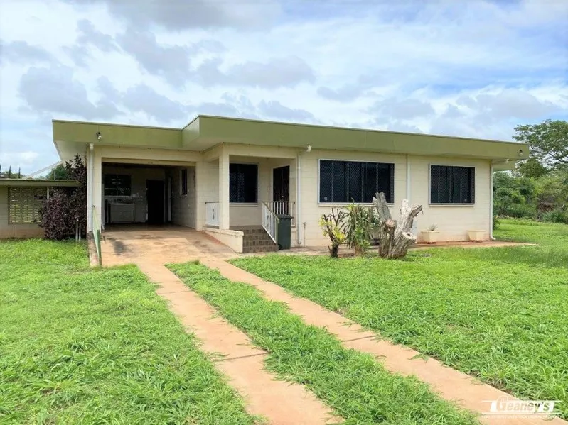 MASONRY BLOCK HOME ON 2491m2 BLOCK