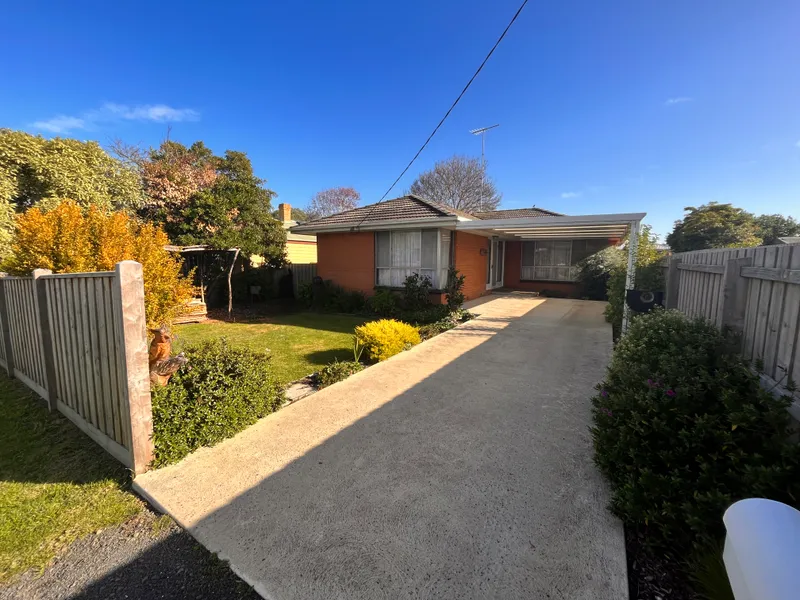 Bright 3 Bedroom Home in Great Drysdale Location