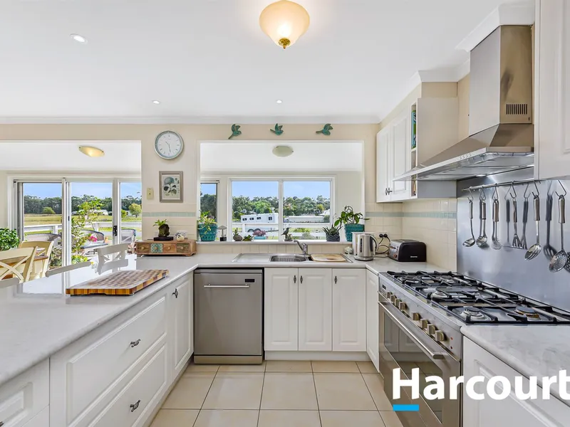 Heart-Throb Home - Residential Zoned Farmlet