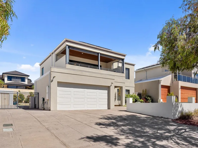 Stylish contemporary home with large side access