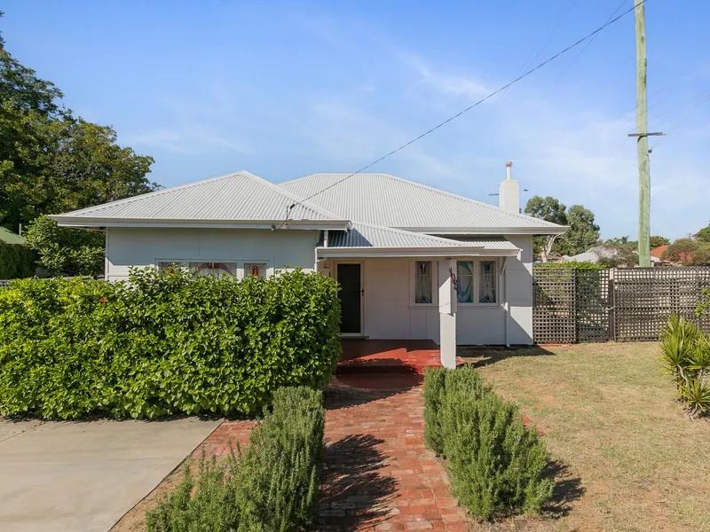 CHARMING HOME!! Home open Monday 12th April 4.45 - 5.00pm