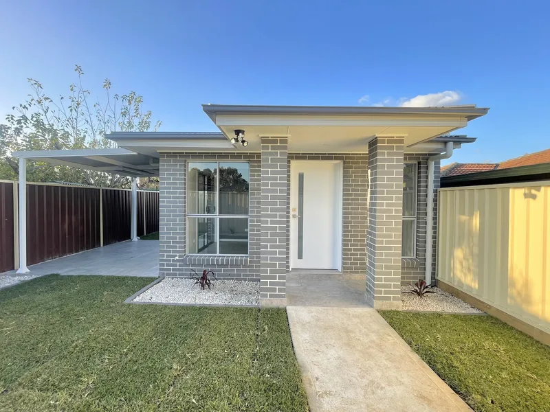 BRAND NEW BUILT FLAT, FIRST TENANCY!!