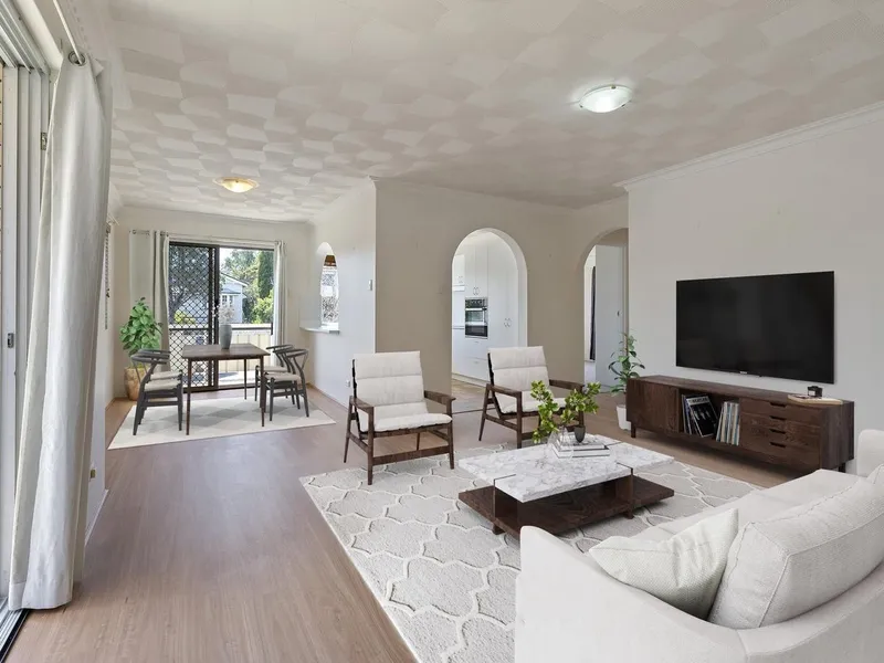 Modern Unit in Perfect Location