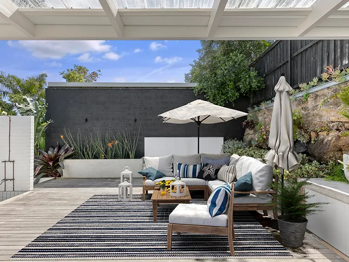 A HIDDEN BEACHSIDE GEM - MORE LIKE A HOUSE THAN AN APARTMENT