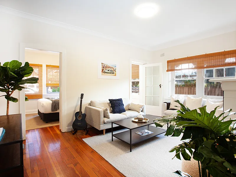 DEPOSIT TAKEN! PARTIALLY FURNISHED TWO BED + SUNROOM IN THE HEART OF MANLY 