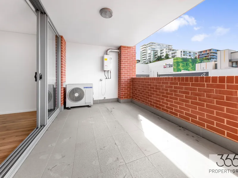 LARGE NORTH FACING 2BR + STUDY APT + PARKING IN ULTRA CONVENIENT LOCALE 