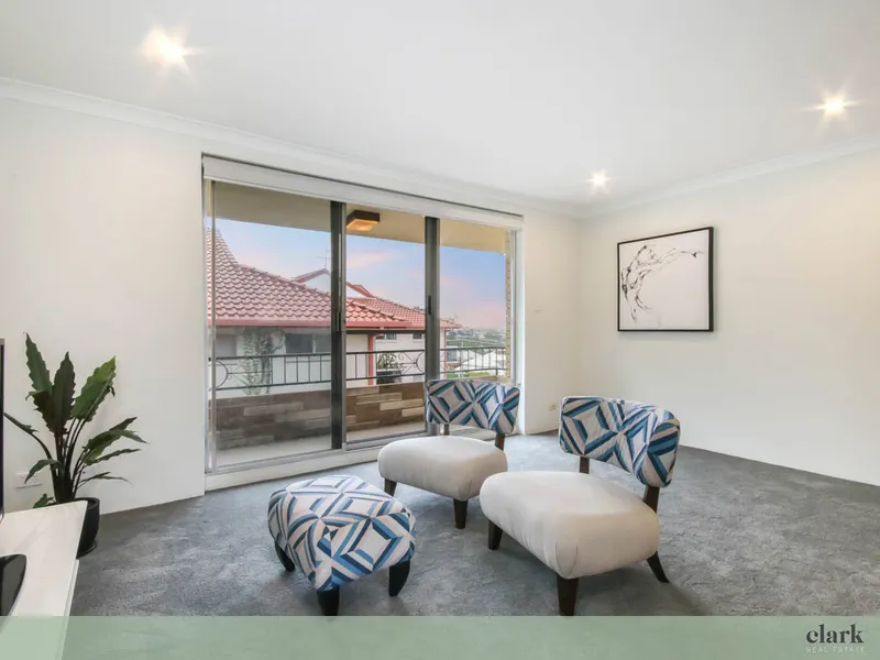 FULLY RENOVATED UNIT - CITY VIEWS