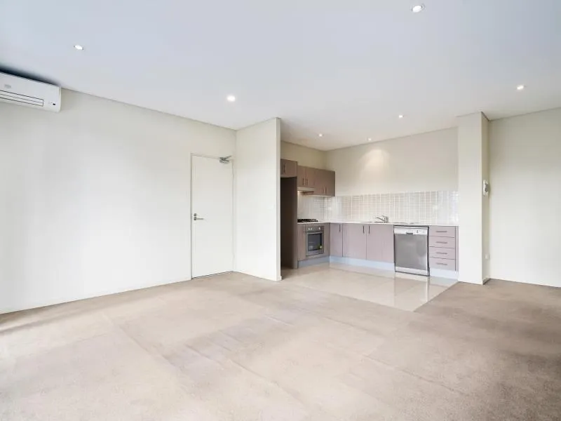 Large 1 Bedroom Unit