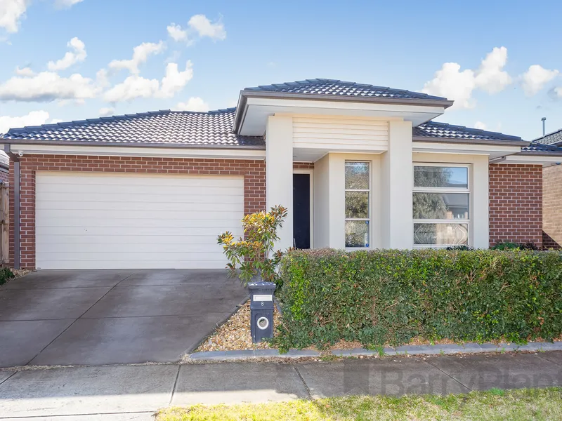 Quality Home Zoned to Alamanda.