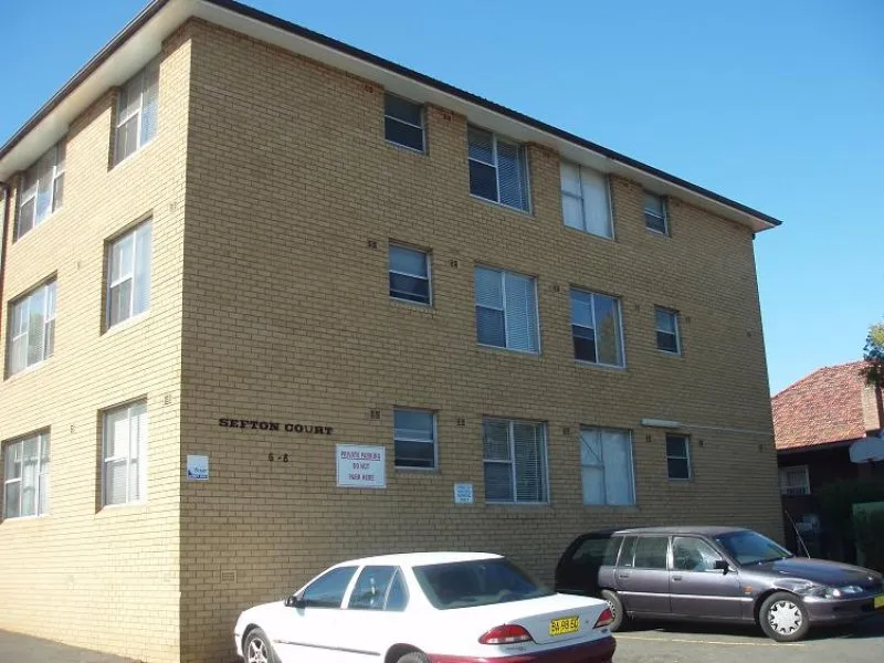 16/6-8 Station Street, Guildford- Walk to Guildford Shops & Station.