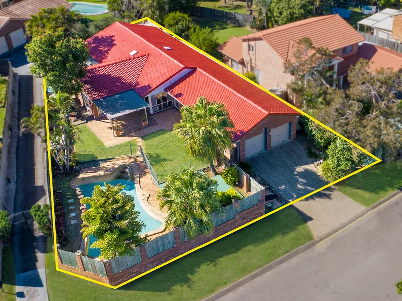 Expansive Family Living!