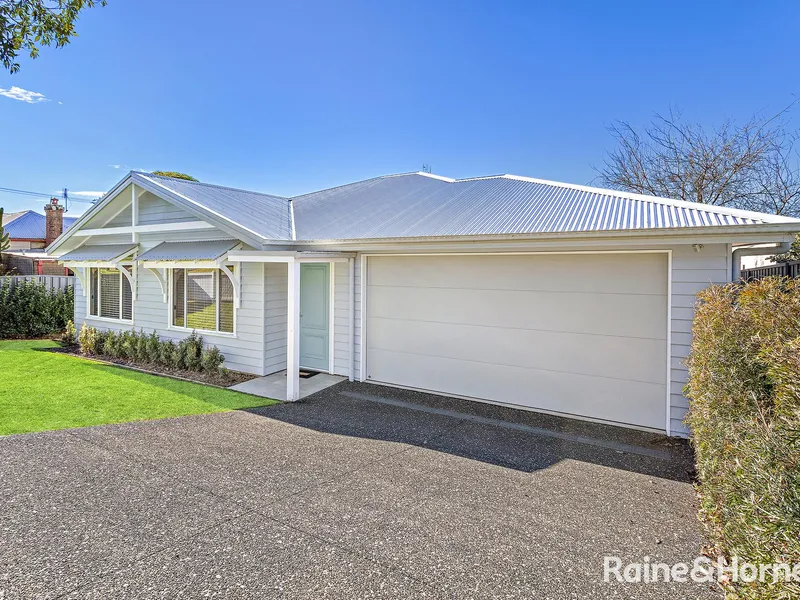 Charming New Weatherboard Home on Shoalhaven Street