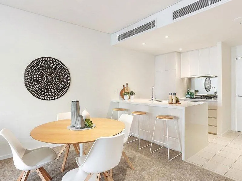 STYLISH & CONVENIENT RESORT STYLE APARTMENT