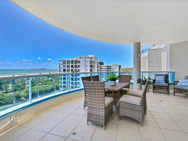 Large And Luxurious - Totally Residential Apartment Living In The Heart Of Cotton Tree