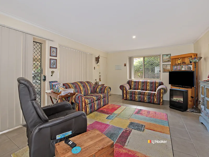 3 BEDROOM UNIT IN EXCELLENT LOCATION
