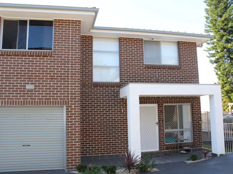 BEAUTIFUL  TOWNHOUSE IN  A QUIET LOCATION !!!