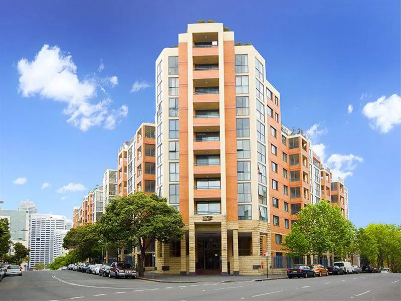 Newly renovated 3 Bedroom unit with 2 Parking
