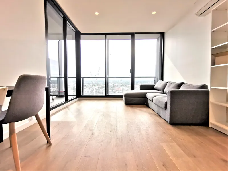 Ideal Living, Spectacular and Lifestyle Apartment On The Edge Of The CBD