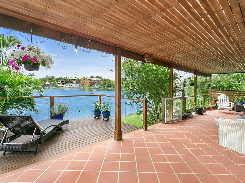 Peaceful waterfront residence