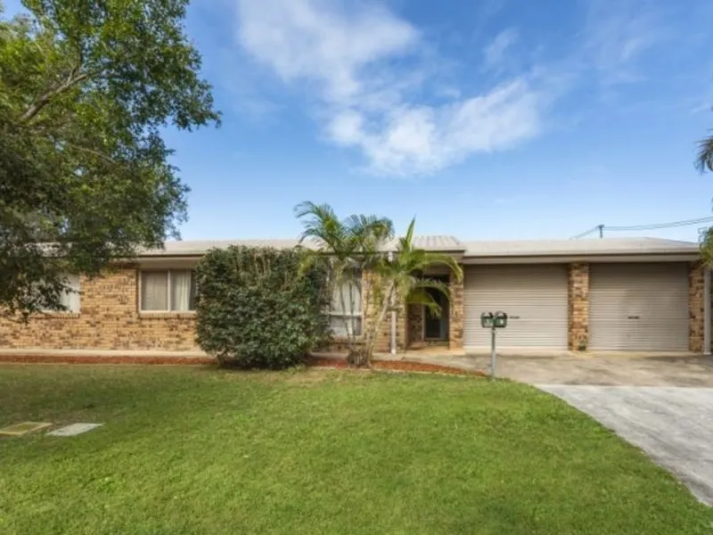 Quiet 2-Bedroom Unit! Walk To Train, School, Shops!