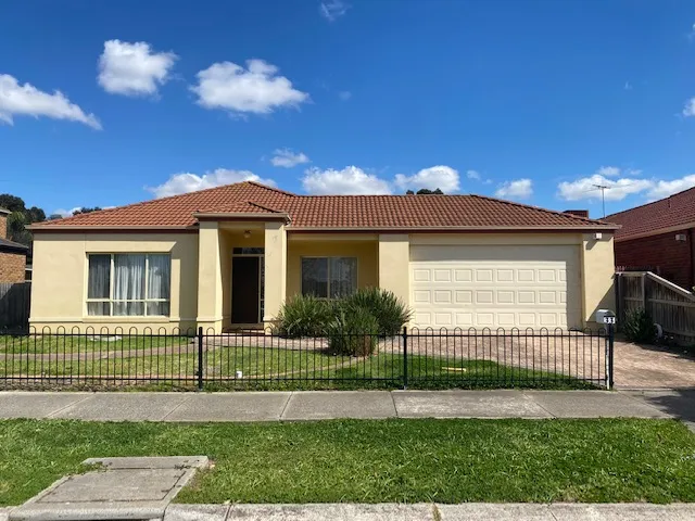 SPACIOUS 4 BEDROOM FAMILY HOME WITH STUDY!