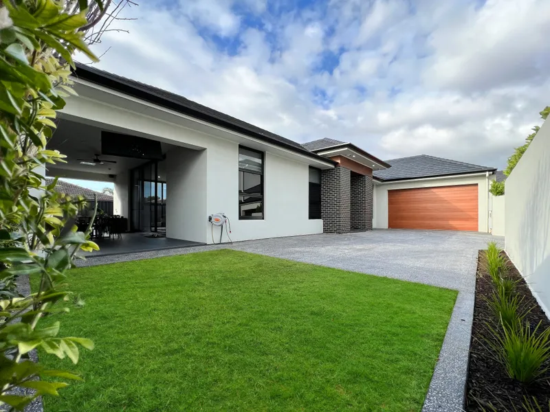 TORRENS TITLE, BREATHTAKING, GRAND & IMMERSED IN LUXURY