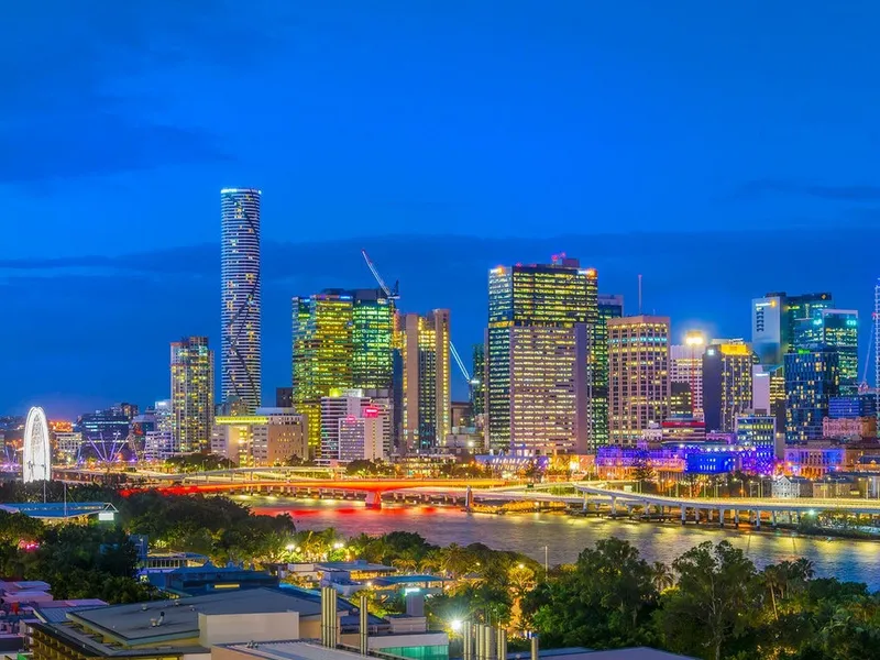 BEAUTIFUL SOUTHBANK UNIT WITH RIVER VIEW