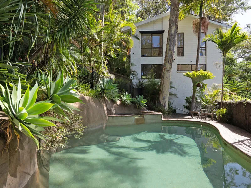 ESCAPE TO PARADISE - TREETOP RETREAT WITH PITTWATER VIEWS