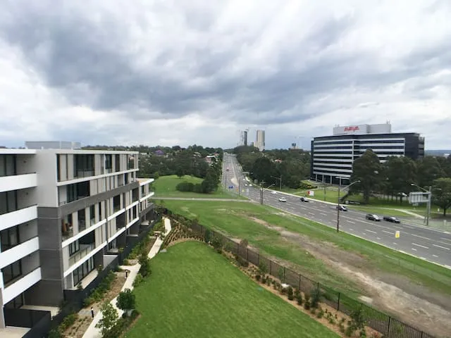 FULLY FURNISHED ONE BEDROOM PLUS STUDY IN NORTH RYDE
