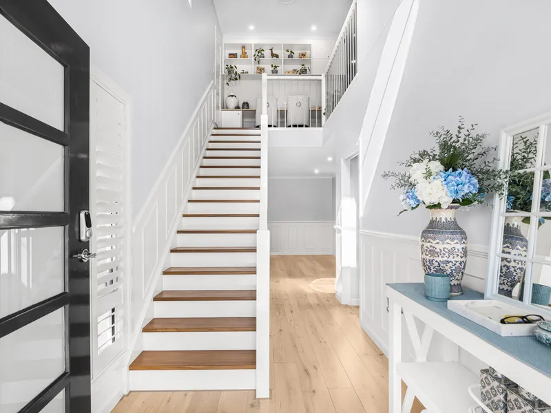 Elegant Hamptons Oasis Elevating the Modern Home