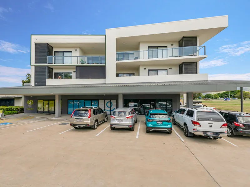 Stylish, modern, low maintenance and close to everything!
