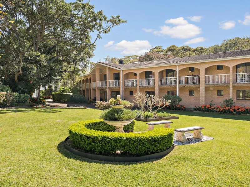 Immaculate, Comfortable and Carefree Over-55's Unit In The Heart Of Blakehurst & Carss Park