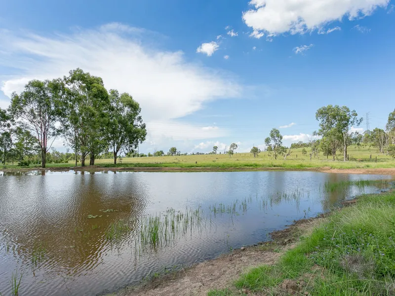 131 ROLLING ACRES – SHORT DRIVE TO ROSEWOOD